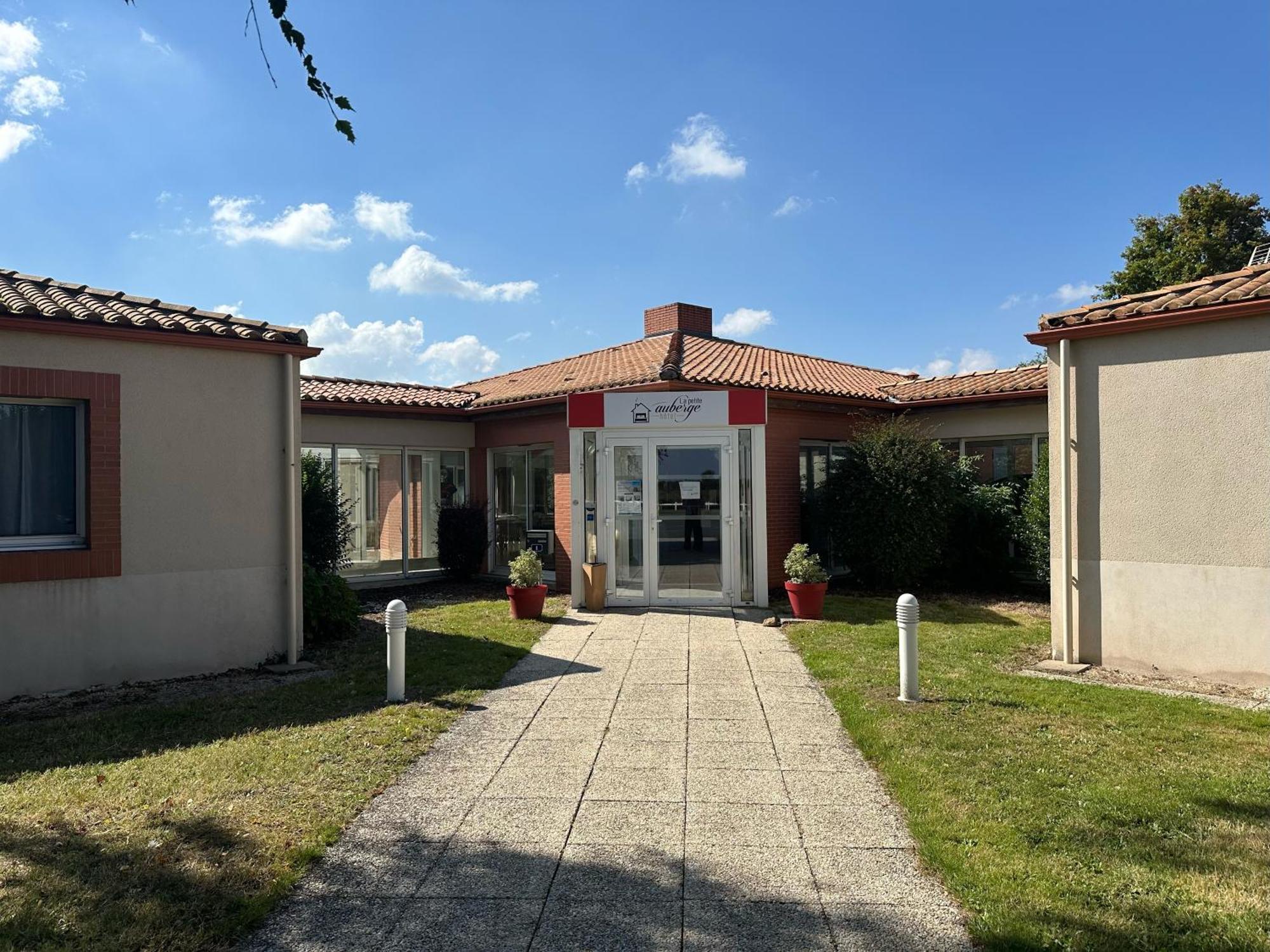 Hotel La Petite Auberge Chambretaud Bagian luar foto